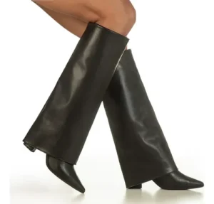 Bota feminina de cano longo preta com salto bloco e bico fino